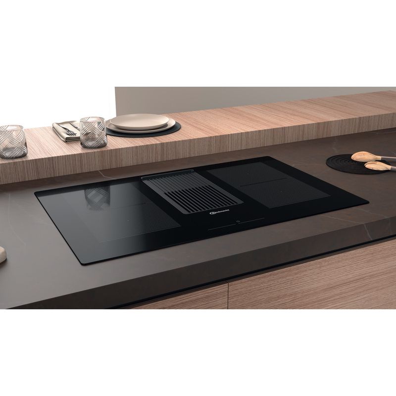 Bauknecht-Venting-cooktop-BVH80-Venting-Flexi-Schwarz-Lifestyle-perspective