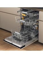 Bauknecht Dishwasher Einbaugerät B8KI HP42 LCA Vollintegriert (Lieferung ohne Möbelfront) C Perspective open