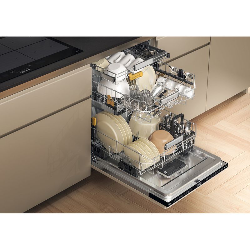 Bauknecht Dishwasher Einbaugerät B8I HF58 TUC Vollintegriert (Lieferung ohne Möbelfront) B Lifestyle perspective open