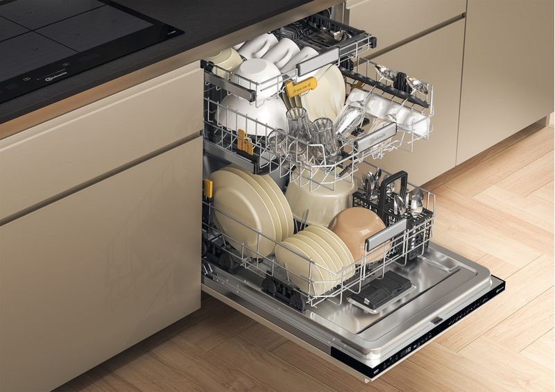 Bauknecht Dishwasher Einbaugerät B8RI HP42 LC Vollintegriert (Lieferung ohne Möbelfront) C Lifestyle perspective open