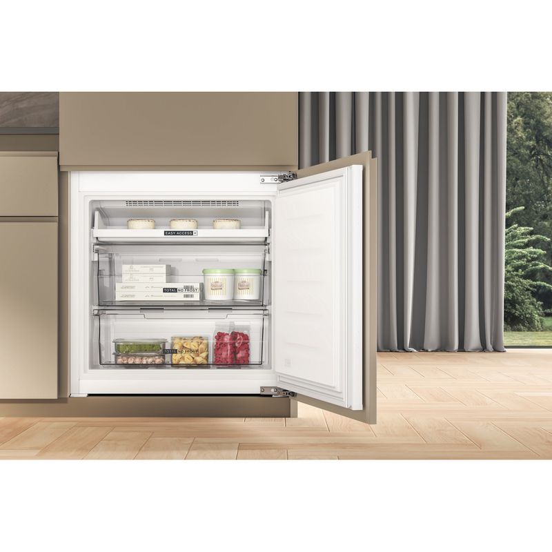 Bauknecht Kühl- / Gefrierkombination Einbaugerät BNF70 400 Weiss 2 doors Lifestyle detail