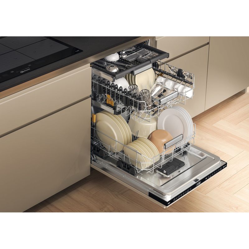 Bauknecht-Dishwasher-Einbaugerat-B7I-HF60-TUC-Vollintegriert--Lieferung-ohne-Mobelfront--A-Lifestyle-perspective-open