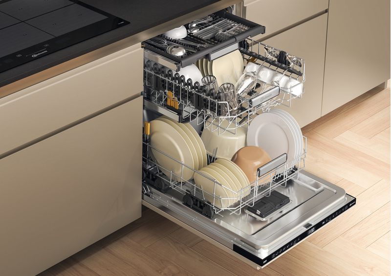 Bauknecht-Dishwasher-Einbaugerat-B7I-HF60-TUC-Vollintegriert--Lieferung-ohne-Mobelfront--A-Lifestyle-perspective-open