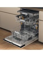 Bauknecht Dishwasher Einbaugerät B7I HT58 TC Vollintegriert (Lieferung ohne Möbelfront) B Perspective open