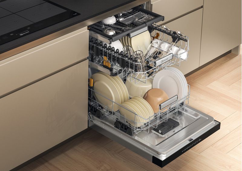 Bauknecht Dishwasher Einbaugerät B7U HP43 X Unterbau C Lifestyle perspective open