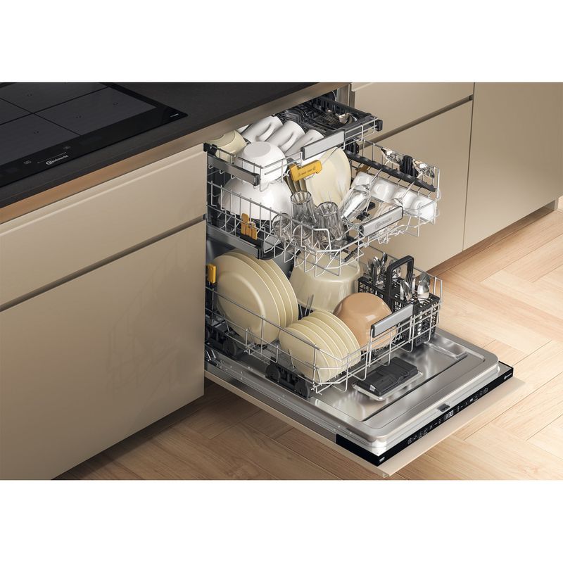 Bauknecht Dishwasher Einbaugerät B8I HT58 TS Vollintegriert (Lieferung ohne Möbelfront) B Lifestyle perspective open