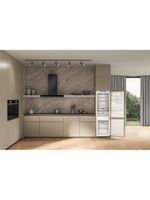 Bauknecht Kühl- / Gefrierkombination Einbaugerät KGITN 18F4 M Weiss 2 doors Lifestyle frontal open