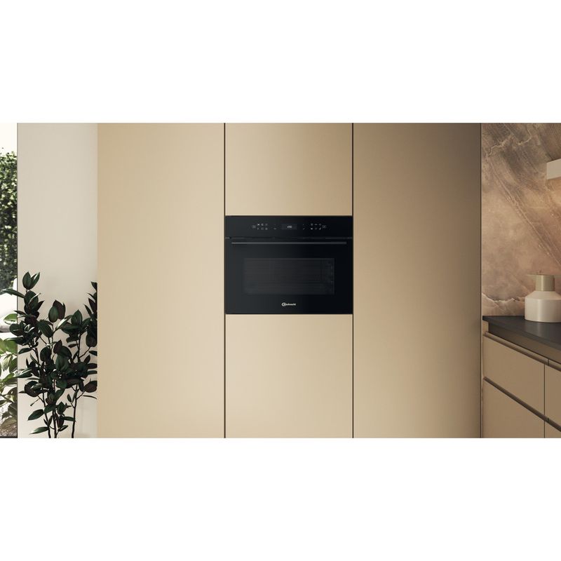 Bauknecht-Mikrowelle-Einbaugerat-BCW7O7HTSK-Schwarz-Elektronisch-53-Kombinationsbetrieb-mit-Mikrowelle-950-Lifestyle-frontal