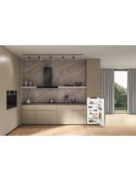 Bauknecht-Kuhlen-Einbaugerat-BKSI-12VF3D-Stahl-Lifestyle-frontal-open