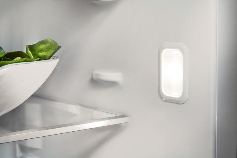 Bauknecht Kühlen Einbaugerät BKSI 12GF3D Weiss Lifestyle control panel