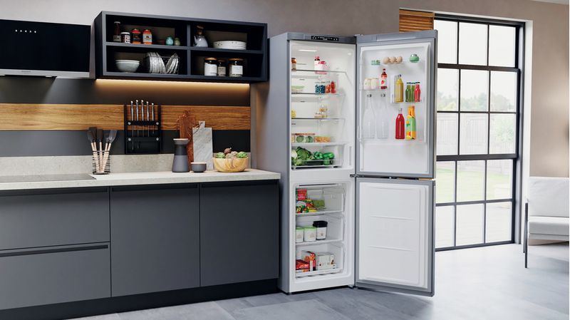 Bauknecht-Kuhl----Gefrierkombination-Standgerat-KGN-18C1IN-Saturn-Steel-2-doors-Lifestyle-perspective-open