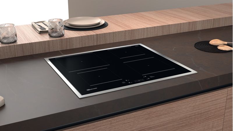 Bauknecht-Kochfeld-BQ-2960S-FT-Schwarz-Induction-vitroceramic-Lifestyle-perspective